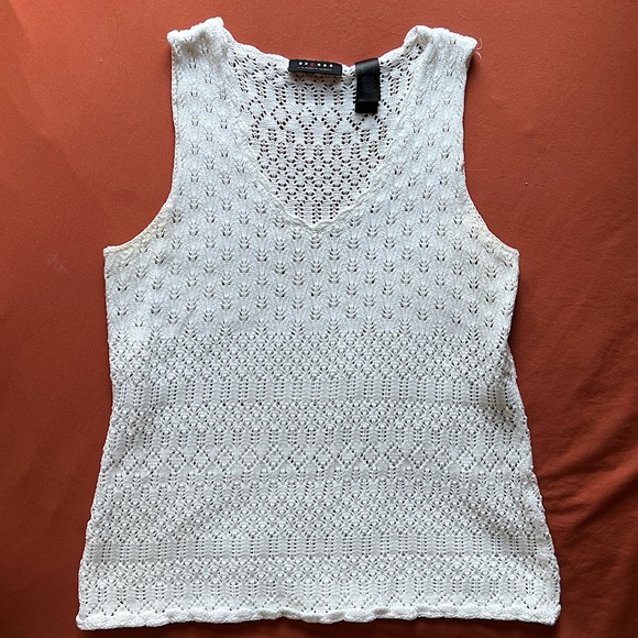 VINTAGE DAINTY CROCHET WHITE TANK TOP - Picture 1 of 4